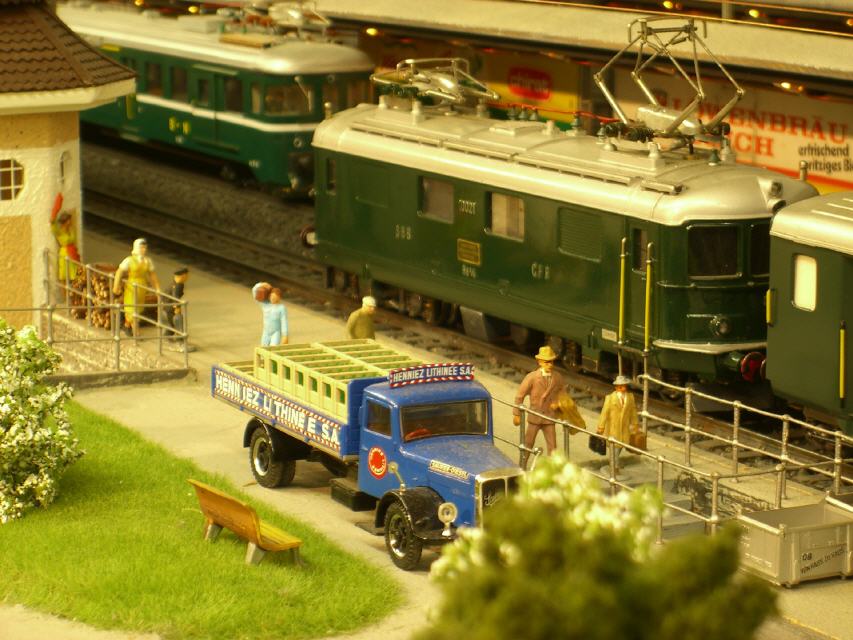 �Einfahrt in den Bahnhof Kandersteg.